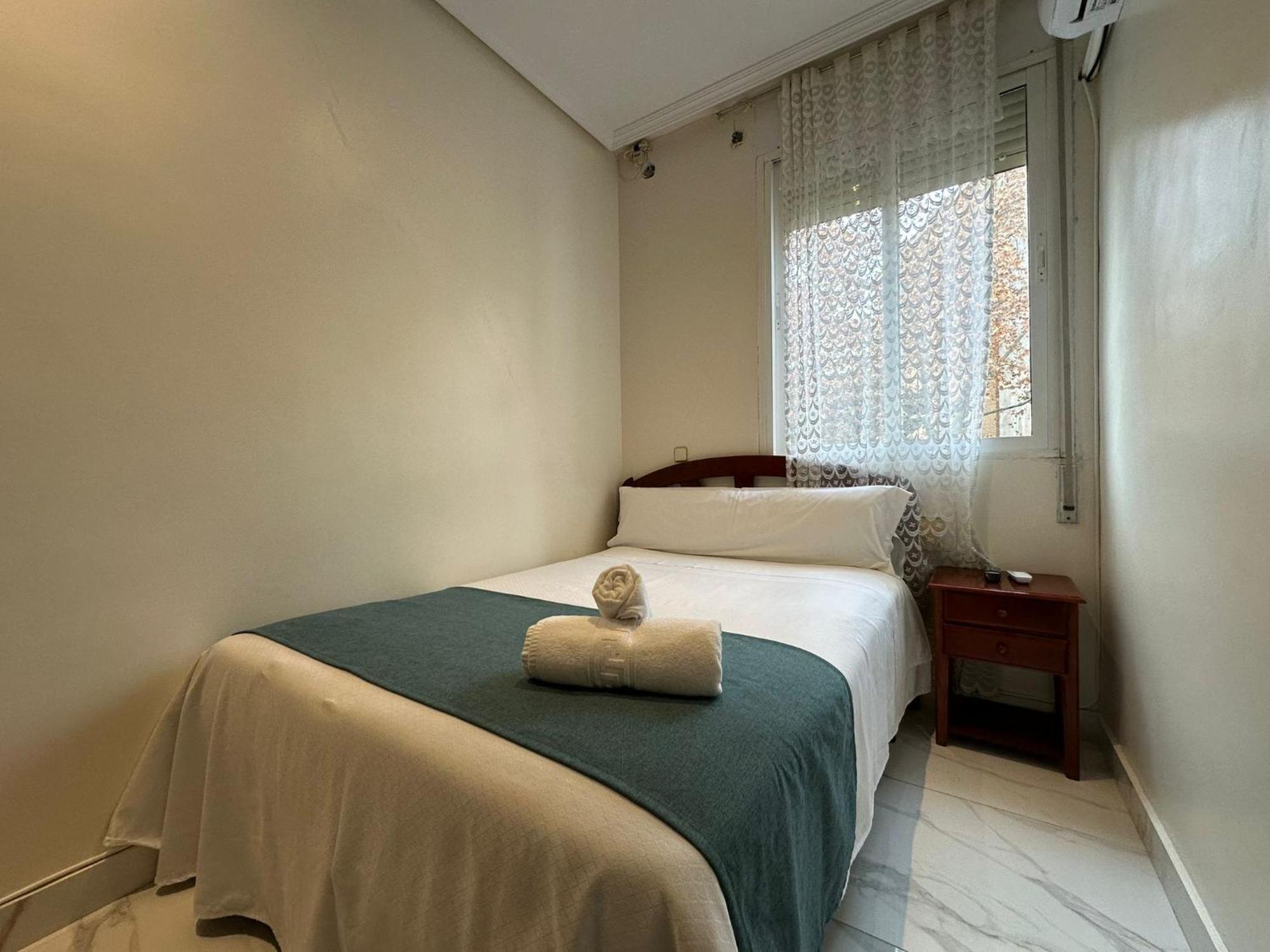Hostal Villamanez Madrid Buitenkant foto
