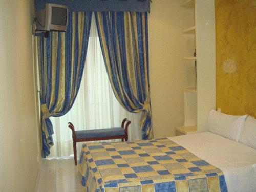 Hostal Villamanez Madrid Buitenkant foto